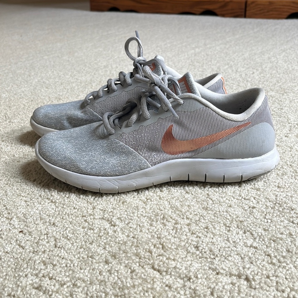 Nike flex contact athletic shoe